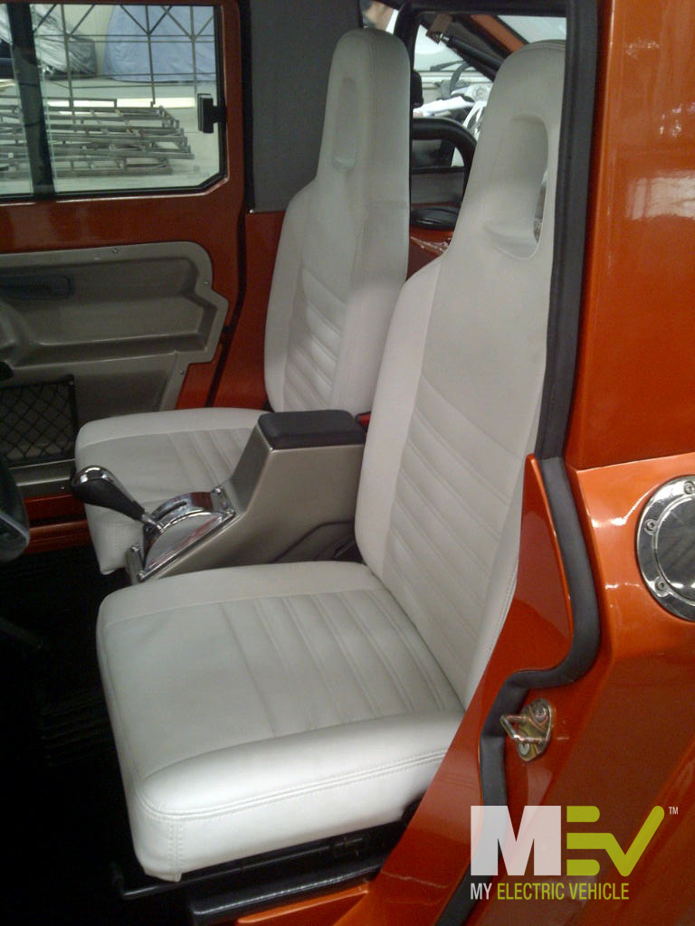 Custom Coloured Leather Seats in White